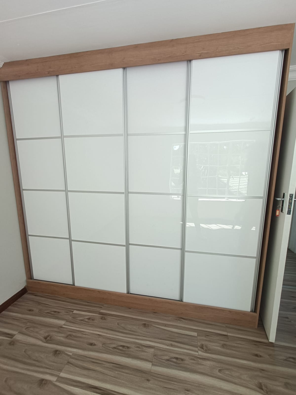 Custom sliding-door built-in wardrobe in Faerie Glen