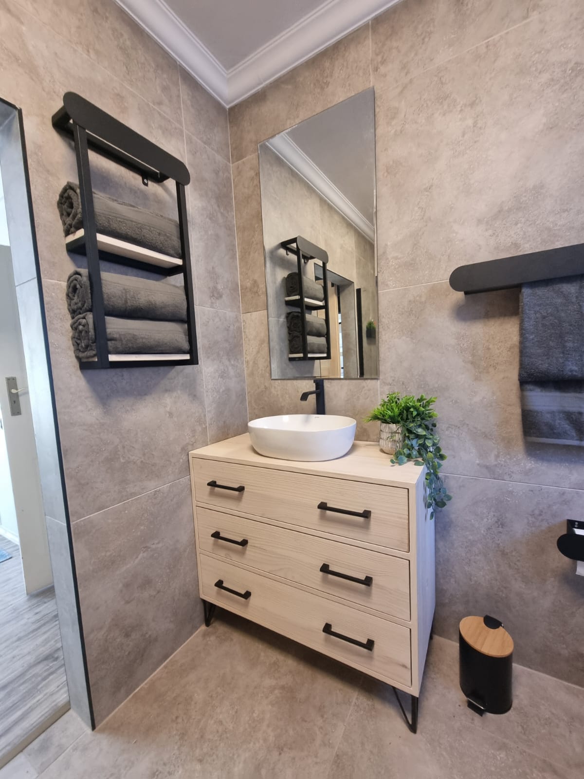 Black finish bathroom renovation in Faerie Glen Pretoria